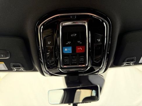 Used 2023 Jeep Grand Cherokee Overland w/ Advanced Protech Group III AWD/4WD image 42