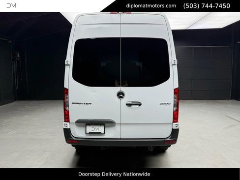 Used 2024 Mercedes-Benz Sprinter 2500 image 6