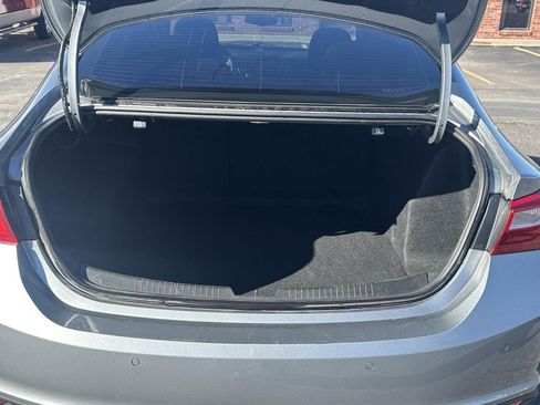 Used 2024 Chevrolet Malibu LT image 9