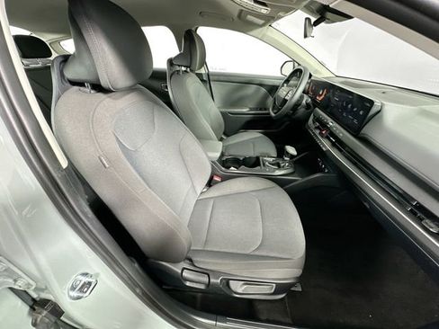 Used 2025 Kia K4 FWD image 27
