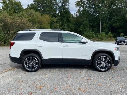 Certified 2022 GMC Acadia SLT w/ Technology Package image 2