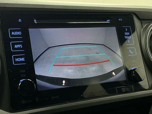 Certified 2017 Toyota Tacoma TRD Off-Road image 15