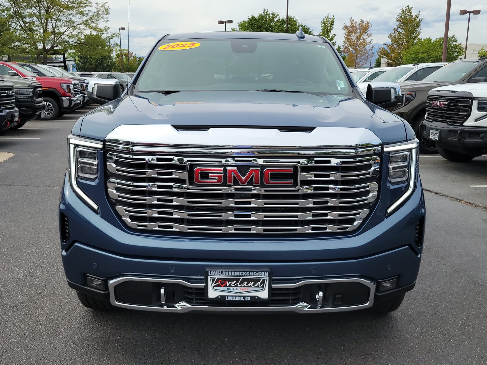 Used 2025 GMC Sierra 1500 Denali w/ Denali Reserve Package AWD/4WD image 7