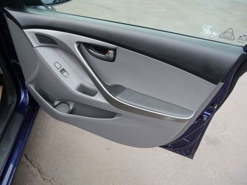 Used 2013 Hyundai Elantra GLS image 28