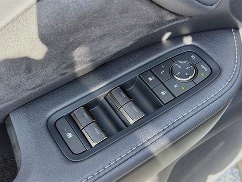 New 2026 Lexus TX 500h AWD image 25