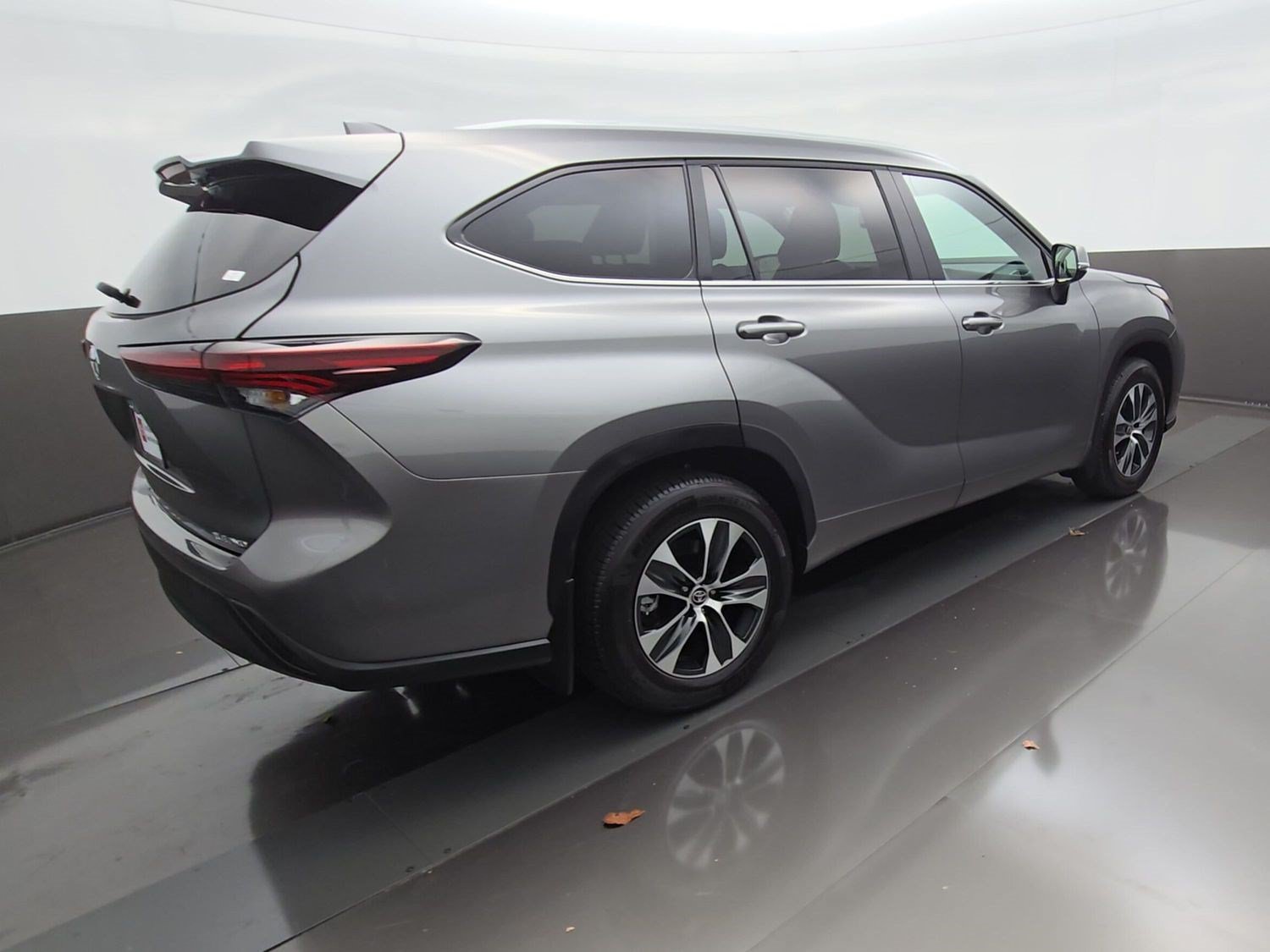 Certified 2026 Toyota Highlander XLE AWD/4WD image 10