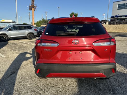 Used 2023 Toyota Corolla Cross LE FWD image 5