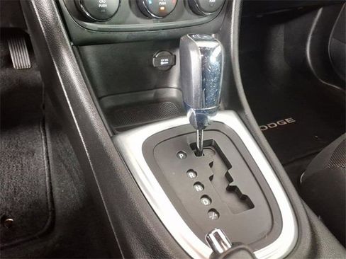 Used 2012 Dodge Avenger SE image 22