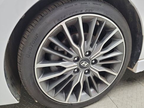 Used 2018 Hyundai Elantra Sport FWD image 31