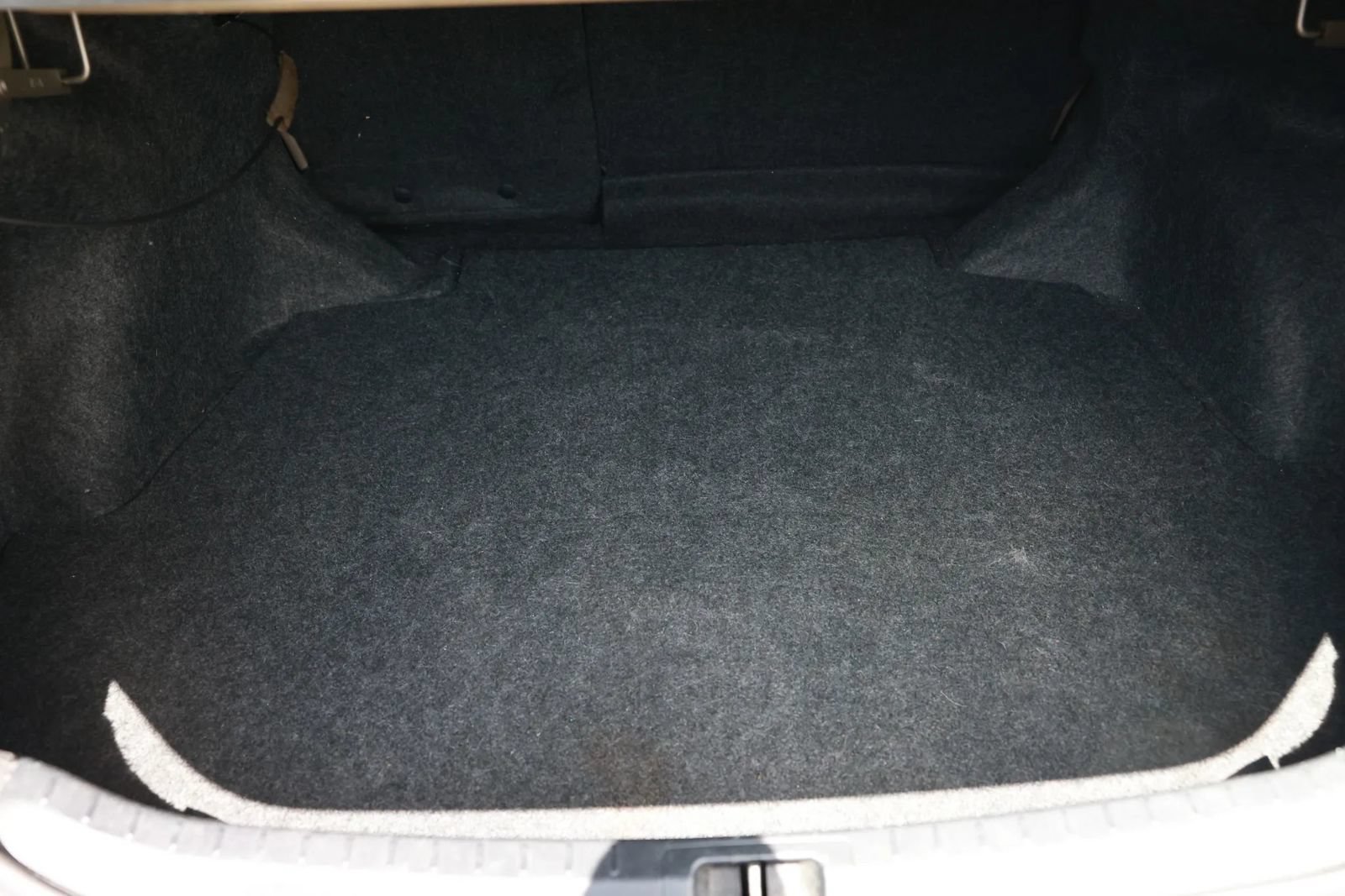 Used 2015 Toyota Corolla LE FWD image 17