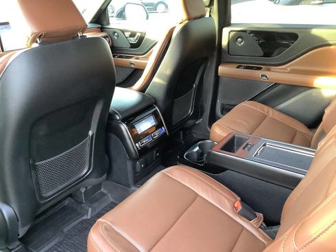 Used 2023 Lincoln Aviator Reserve w/ Equipment Group 201A image 28