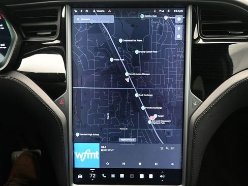 Used 2018 Tesla Model X 75D image 16