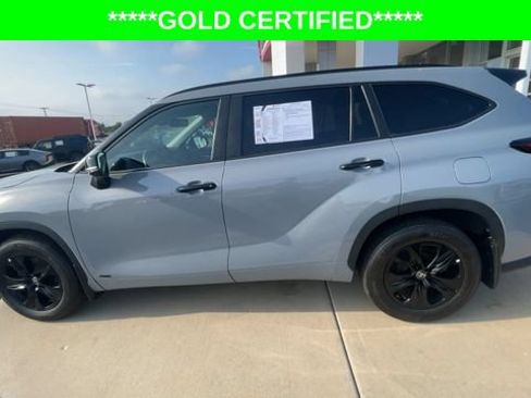 Certified 2024 Toyota Highlander XLE AWD/4WD image 7