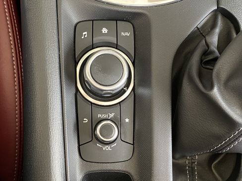 Used 2020 MAZDA MX-5 Miata RF Grand Touring RWD image 30