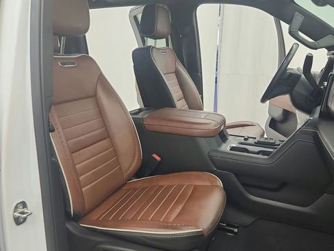 Used 2024 GMC Sierra 3500 Denali Ultimate image 40