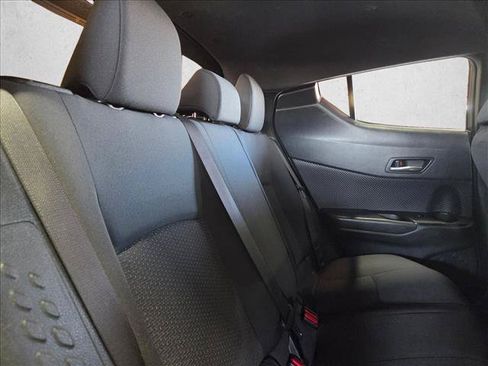 Used 2018 Toyota C-HR XLE FWD image 17