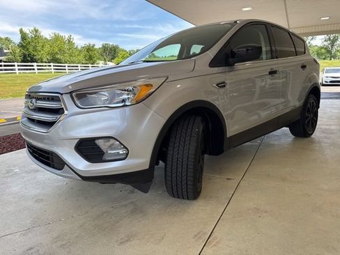 Used 2017 Ford Escape SE FWD image 11
