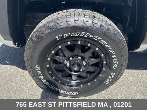 Used 2025 Toyota Tacoma TRD Off-Road w/ TRD Off Road Upgrade Package AWD/4WD image 31
