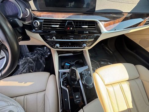 Used 2018 BMW 540i xDrive image 25