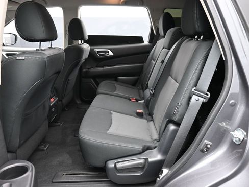 Used 2020 Nissan Pathfinder SV image 35