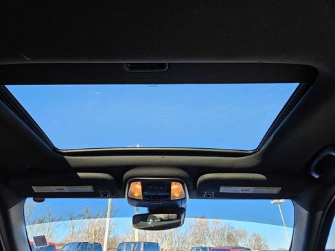 Used 2017 Dodge Durango R/T w/ Technology Group image 38