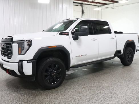 Used 2024 GMC Sierra 2500 AT4 w/ AT4 Premium Plus Package AWD/4WD image 2
