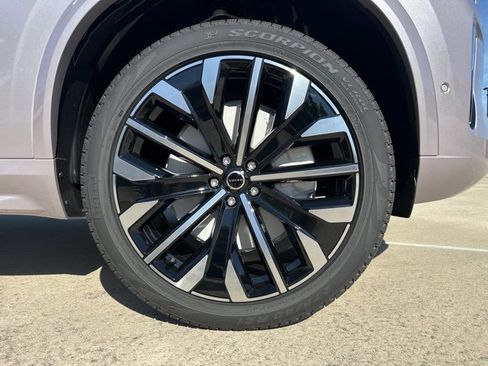 New 2026 Volvo XC90 B5 Plus image 9