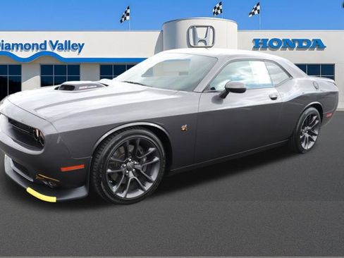 Used 2022 Dodge Challenger R/T Scat Pack w/ Shaker Package RWD image 3