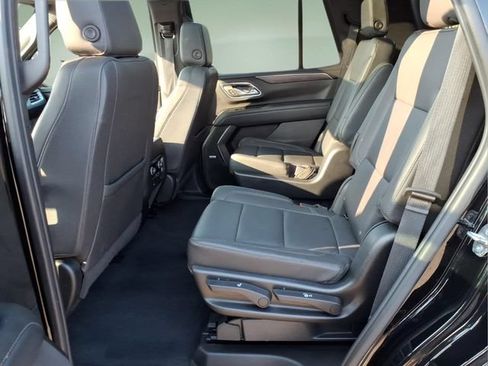 Used 2023 Chevrolet Tahoe LT w/ Luxury Package AWD/4WD image 13