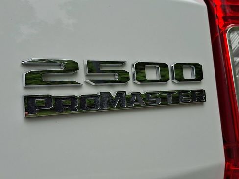 Used 2025 RAM ProMaster 2500 w/ U-Haul Equipment Group FWD image 30