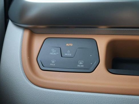 New 2025 Volkswagen ID. Buzz Pro S Plus image 21