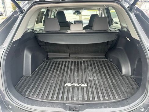 Used 2022 Toyota RAV4 XLE image 7