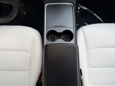 Used 2021 Tesla Model Y Performance image 47