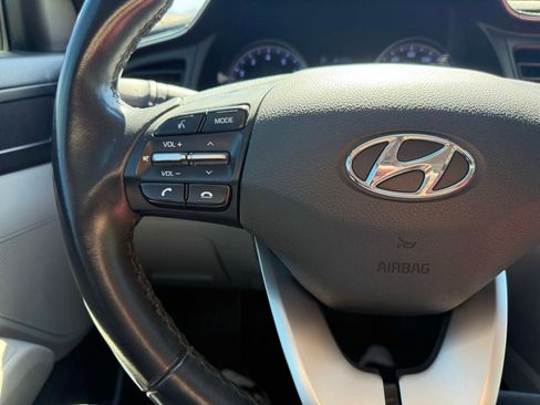 Used 2020 Hyundai Elantra Value Edition w/ Winter Weather Package FWD image 18