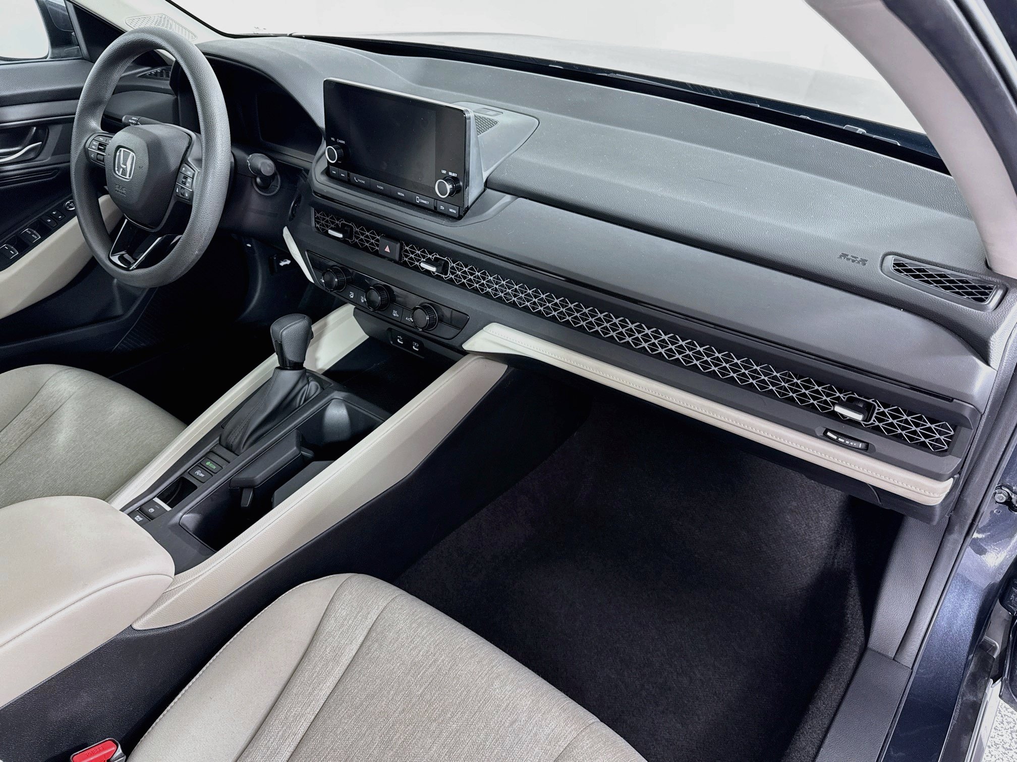 Certified 2024 Honda Accord EX image 28