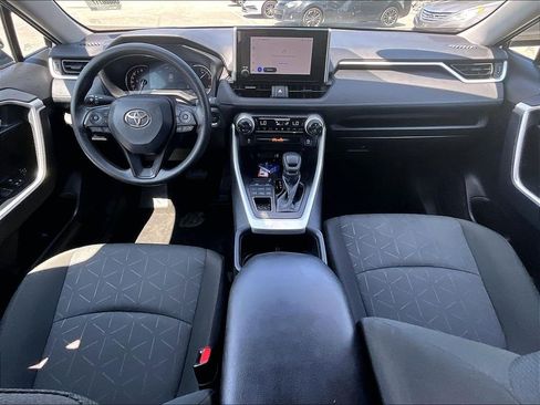 Used 2025 Toyota RAV4 XLE AWD/4WD image 21