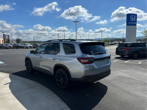 New 2026 Honda Pilot Black Edition image 6