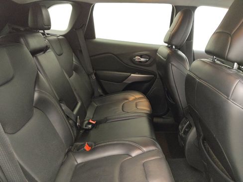 Used 2021 Jeep Cherokee Limited image 19