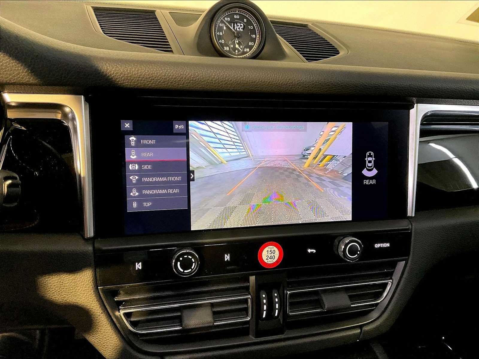 Certified 2024 Porsche Macan S AWD/4WD image 31