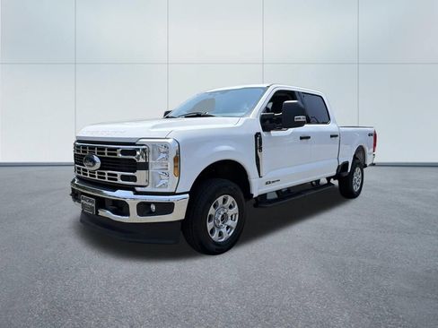 Used 2024 Ford F250 XLT AWD/4WD image 2