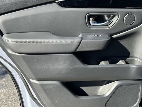 New 2025 Honda Pilot Touring image 11