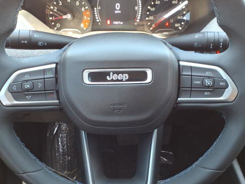 Used 2022 Jeep Compass Latitude AWD/4WD image 12