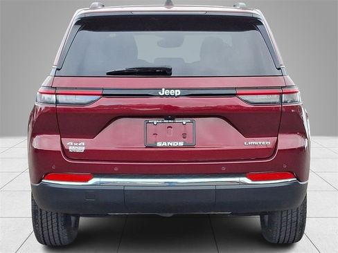 Used 2023 Jeep Grand Cherokee Limited image 5