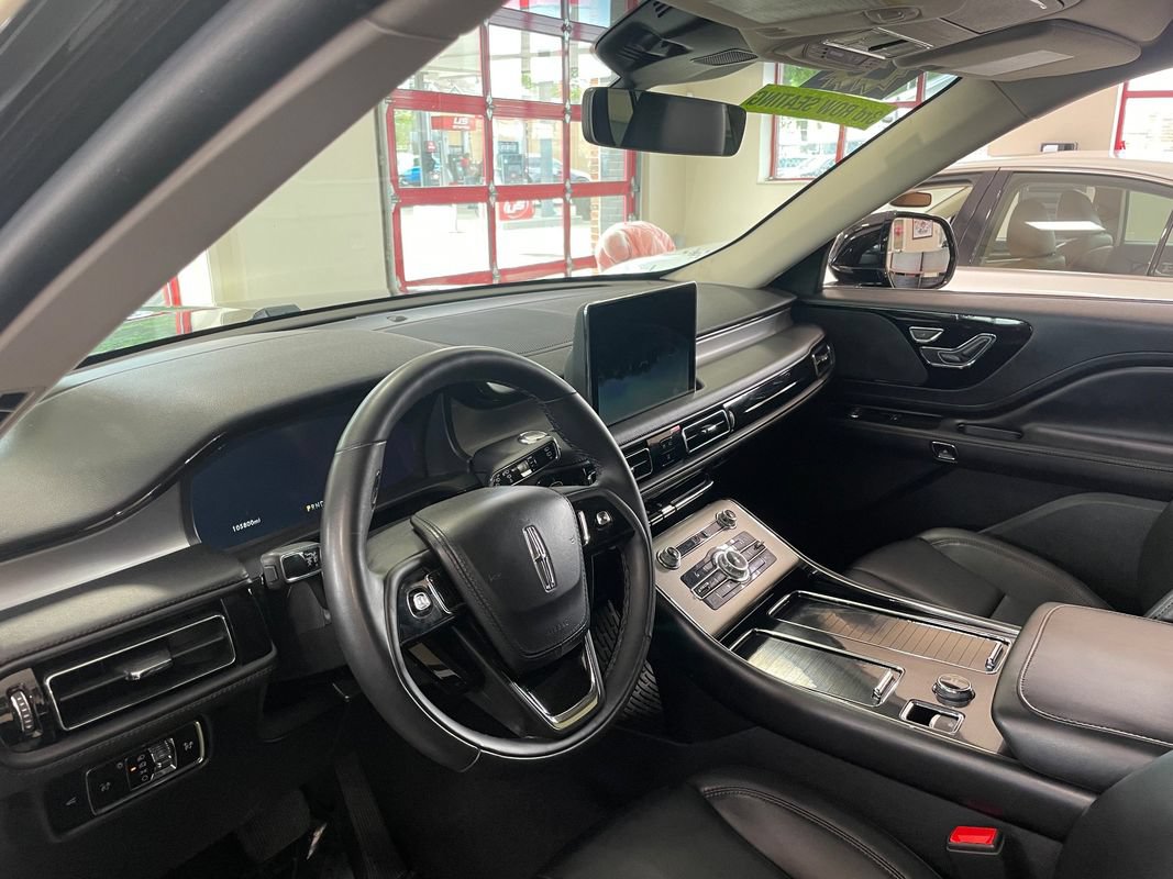 Used 2023 Lincoln Aviator AWD image 17