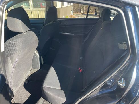 Used 2017 Subaru Crosstrek 2.0i image 9