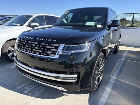 Used 2025 Land Rover Range Rover Autobiography AWD/4WD image 2