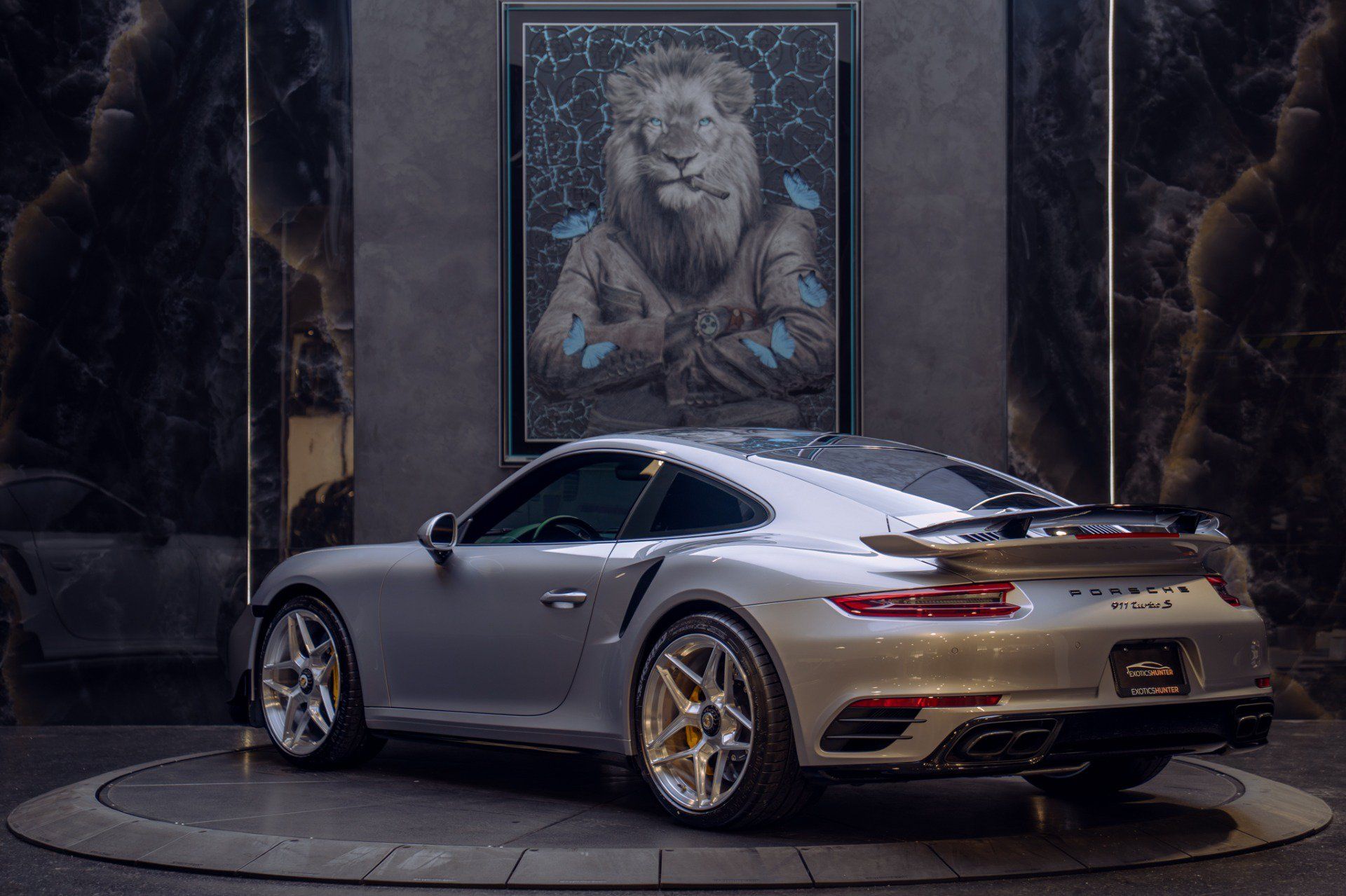 Used 2019 Porsche 911 4 Coupe AWD/4WD image 4