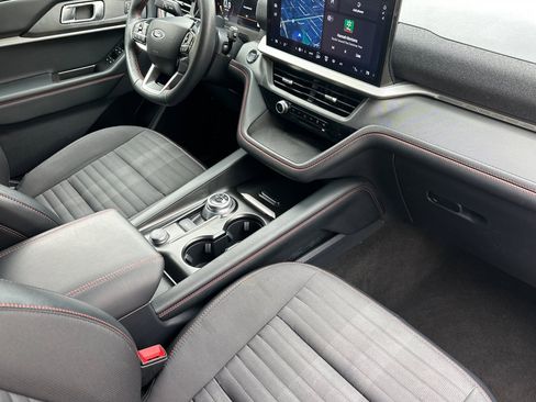 Used 2025 Ford Explorer ST-Line w/ ST-Line Street Pack image 20