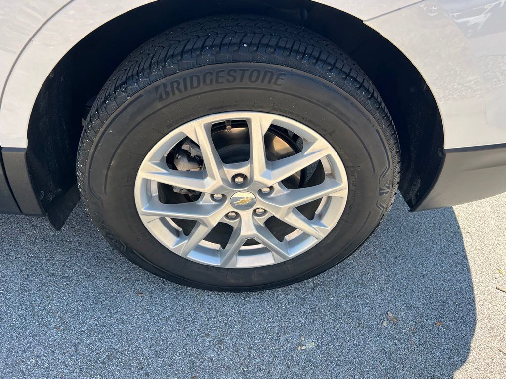 Used 2024 Chevrolet Equinox LT AWD/4WD image 14