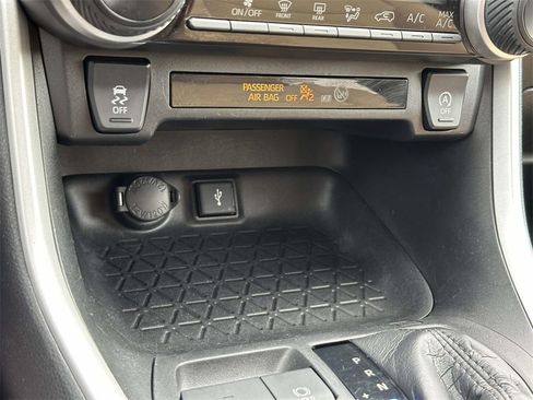 Certified 2021 Toyota RAV4 LE image 6